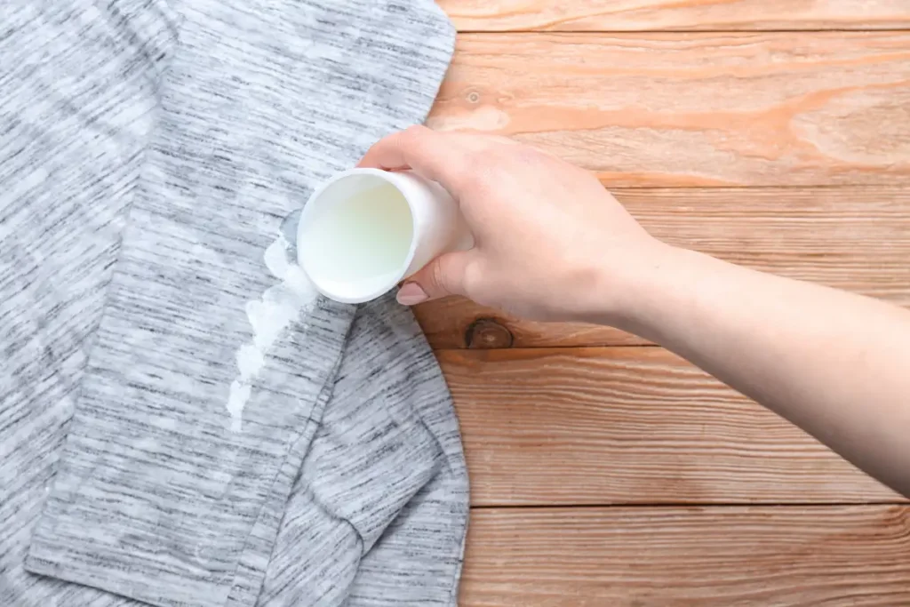 Mum Lekesi Nasıl Çıkar? 3 mum lekesi nasil temizlenir Mum Lekesi Nasıl Çıkar?